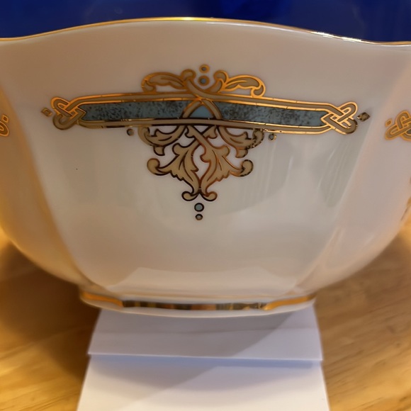 Lenox Bowl with Gold Accents on Top & Bottom - Picture 3 of 7